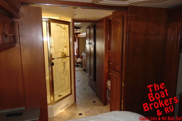 2006 COUNTRY COACH INTRIGUE 530 45′ MOTORHOME