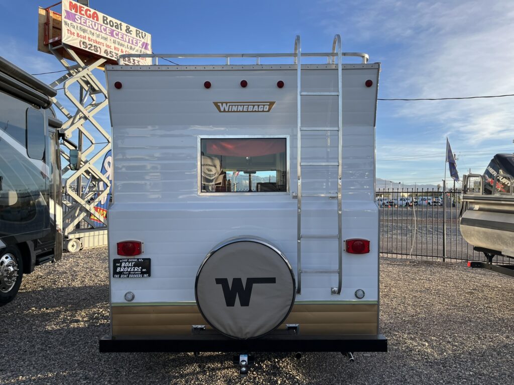 1972 Winnebago D18