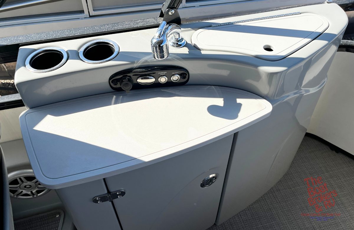 2018 Regency 220DL3 photo 13