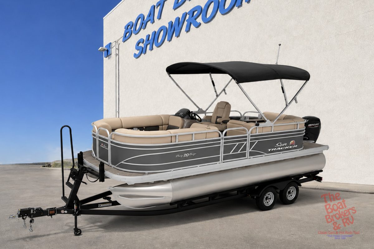 2023 Tracker 20 DLX Party Barge