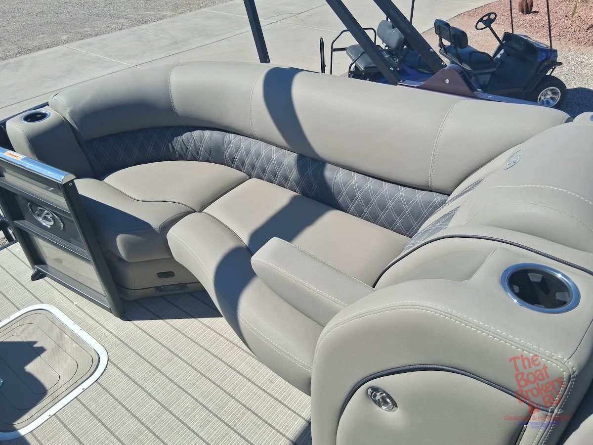 2022 Barletta Lusso 23UC photo 13