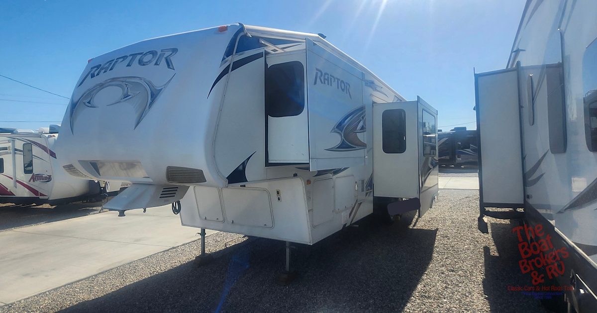 2011 Keystone RAPTOR M-300MP photo 4