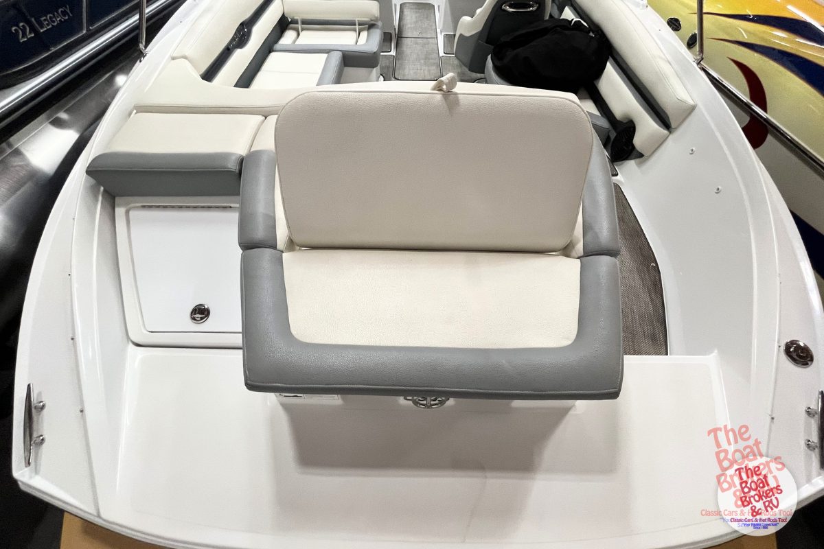 2019 Cobalt 23CS photo 12