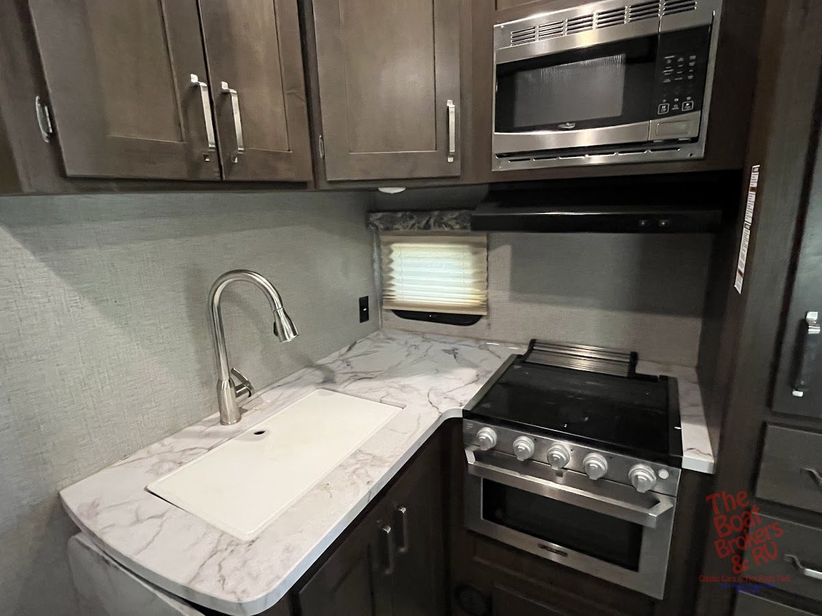 2020 Keystone Laredo 255 SRL 5th Wheel photo 10