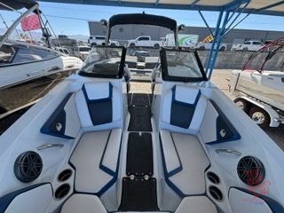 2021 Scarab 255 photo 10