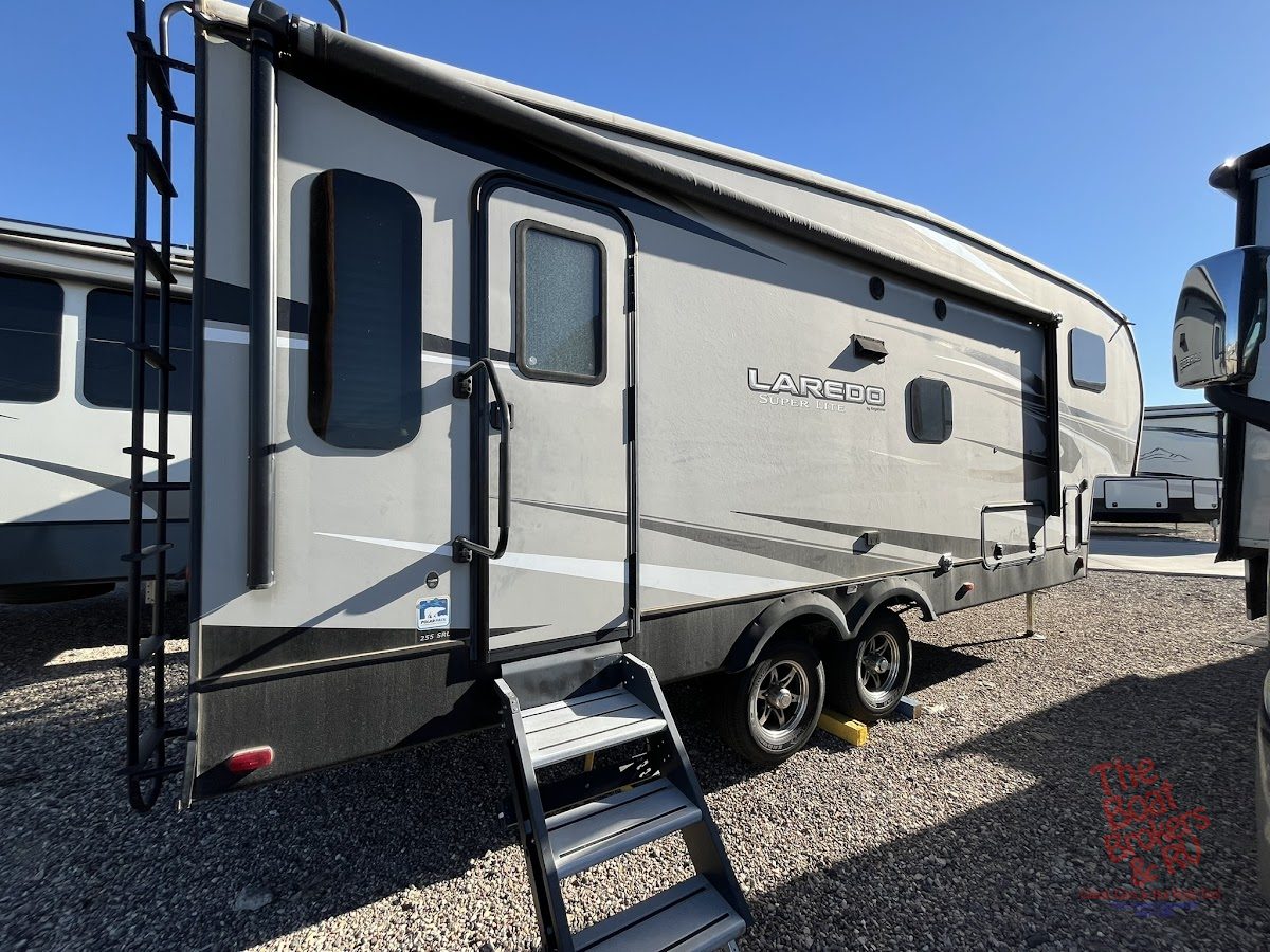 2020 Keystone Laredo 255 SRL 5th Wheel photo 3
