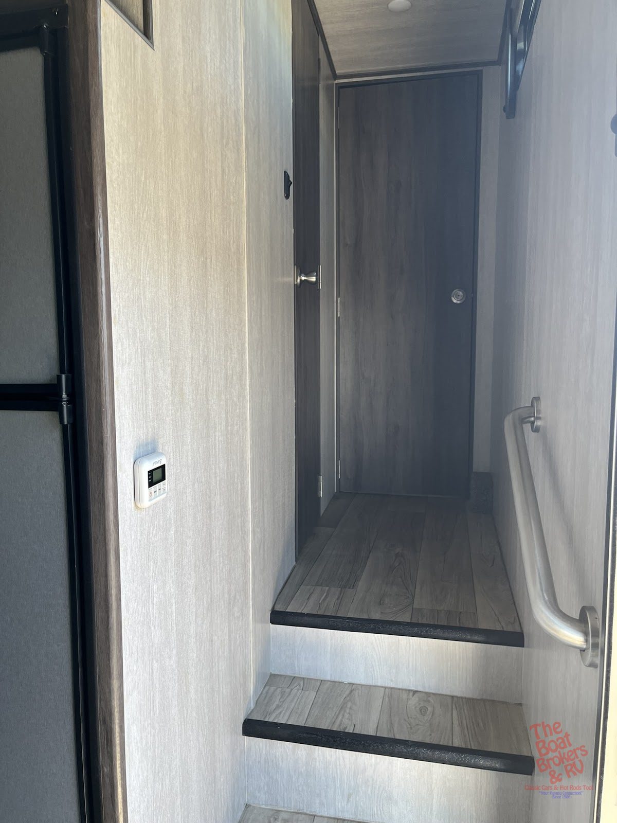 2023 Genesis M2815V photo 13