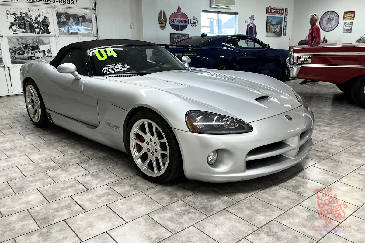 2004 Dodge Viper SRT-10 photo 2 thumbnail