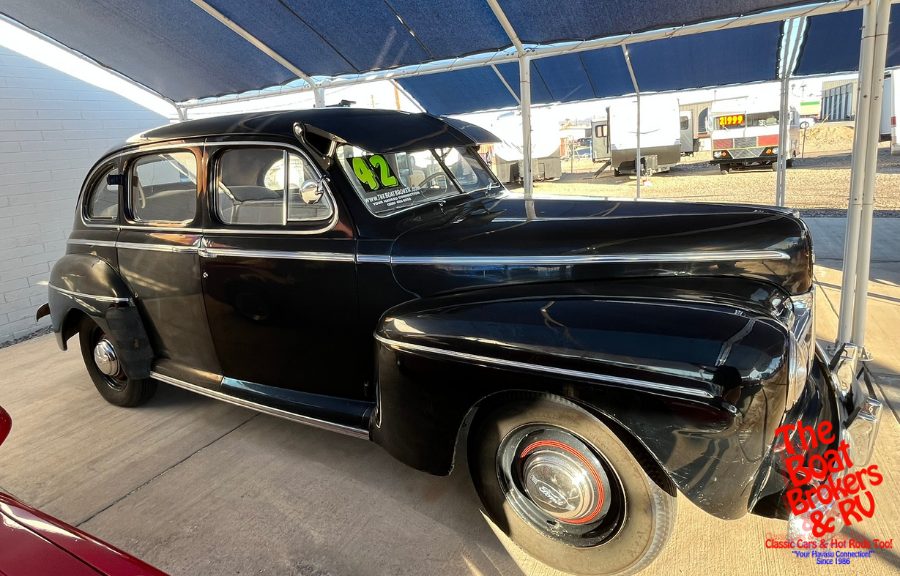 1942 Ford Super Delux photo 2