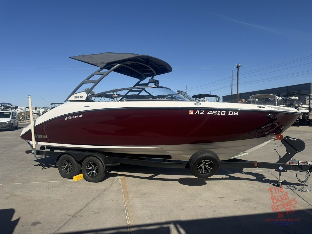 2022 Yamaha 252SE