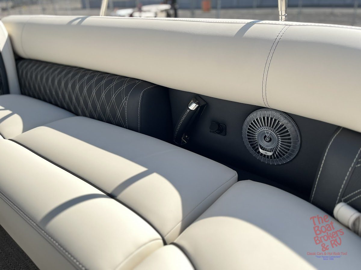 2026 Barletta Lusso 26UCAT Twin photo 20