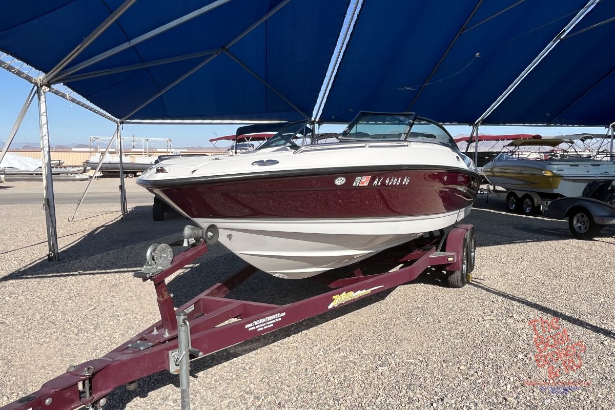 2004 Crownline 208 photo 2