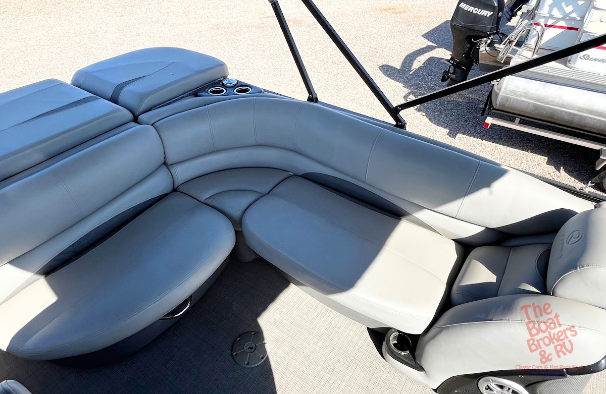 2018 Regency 220DL3 photo 12