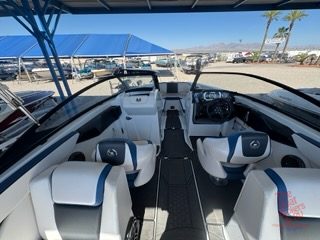 2021 Scarab 255 photo 11