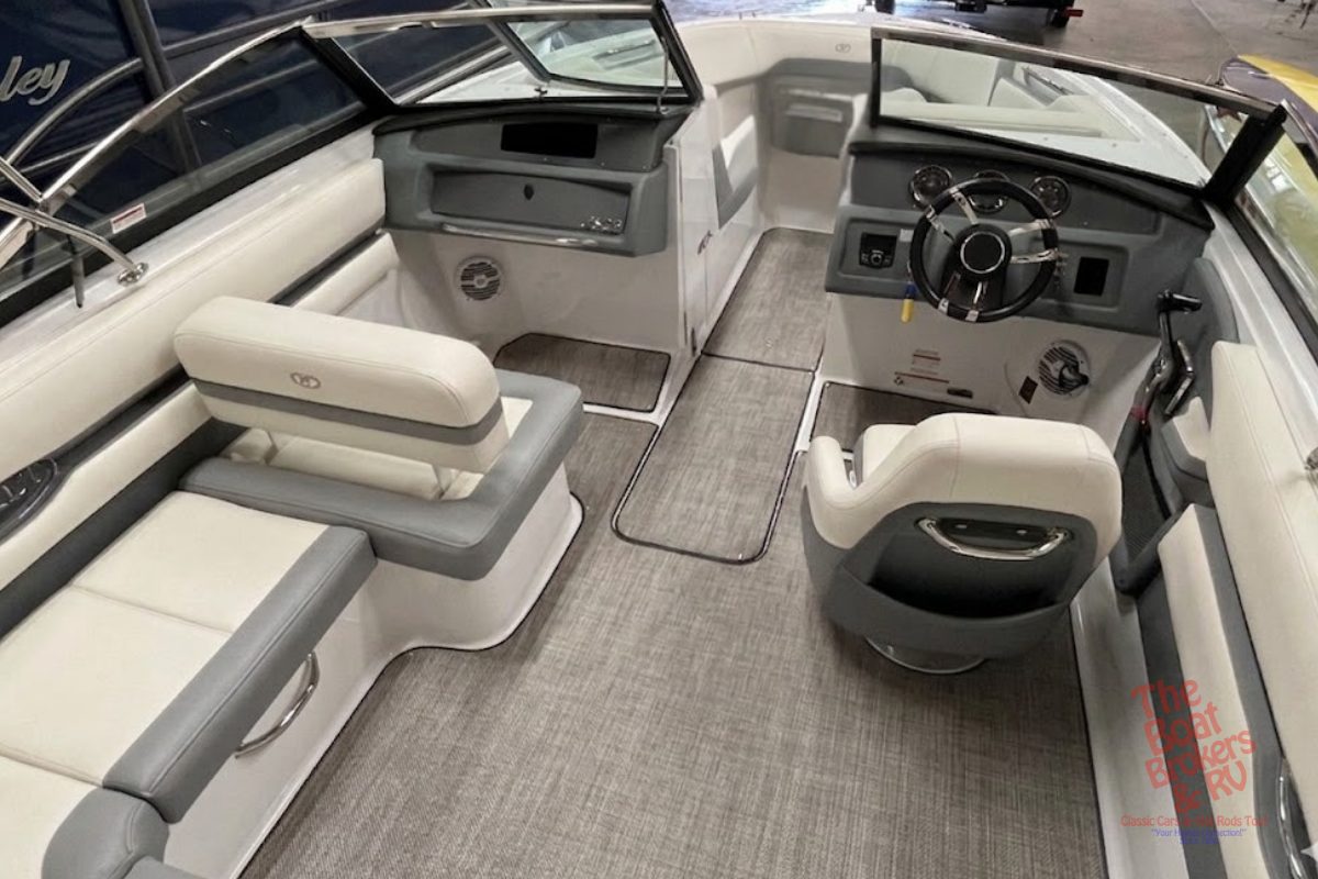 2019 Cobalt 23CS photo 13