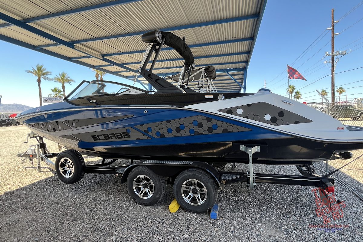 2021 Scarab 255 photo 5