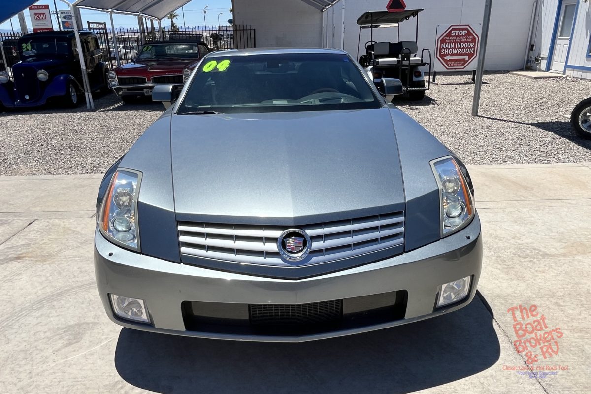 2004 Cadillac XLR photo 3