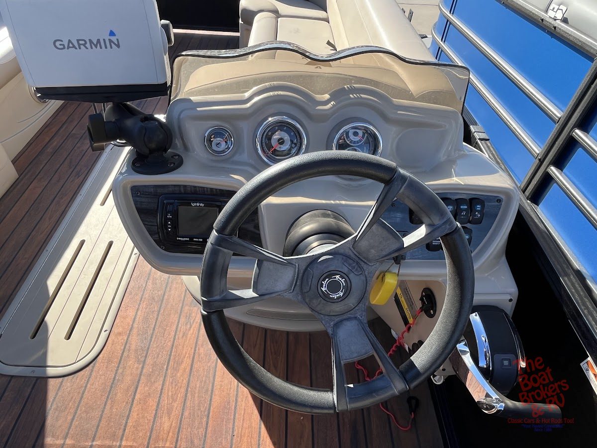 2017 Avalon LSZ RL photo 15