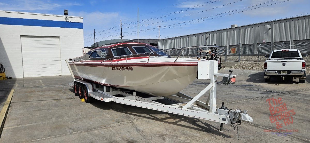 1977 Campbell Cabin Boat photo 4