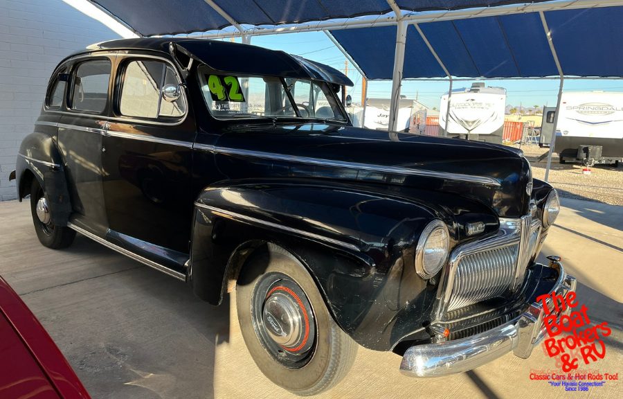 1942 Ford Super Delux photo 4