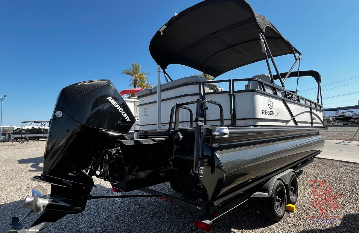 2018 Regency 220DL3 photo 6