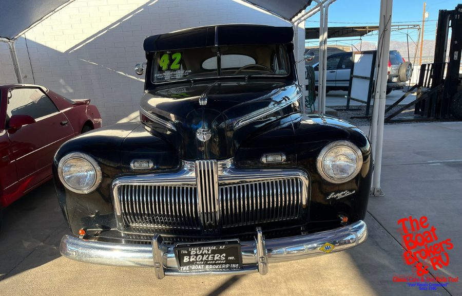 1942 Ford Super Delux photo 3