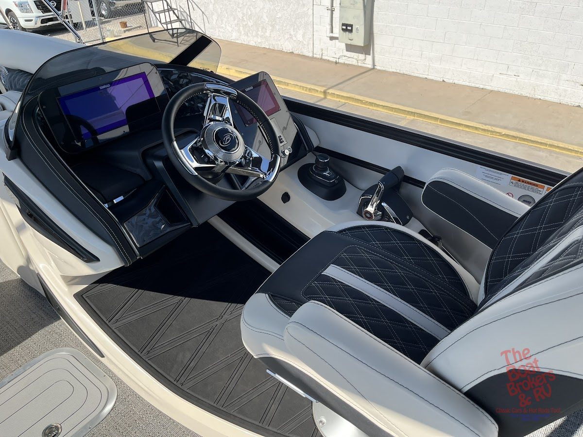 2026 Barletta Lusso 26UCAT Twin photo 14