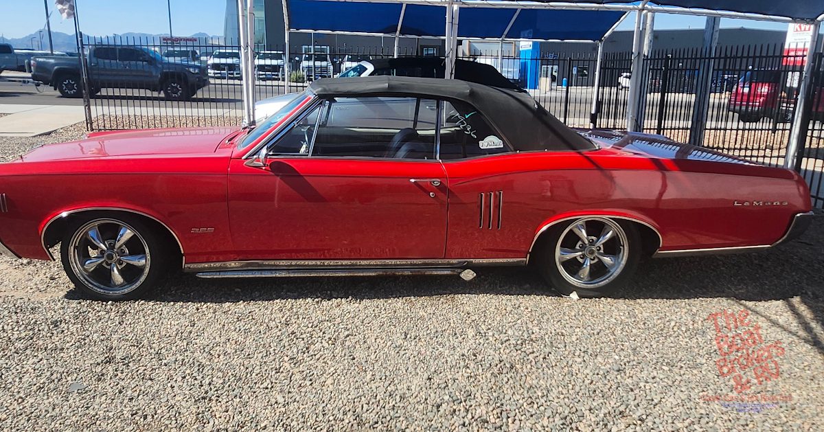 1967 Pontiac LEMANS photo 2