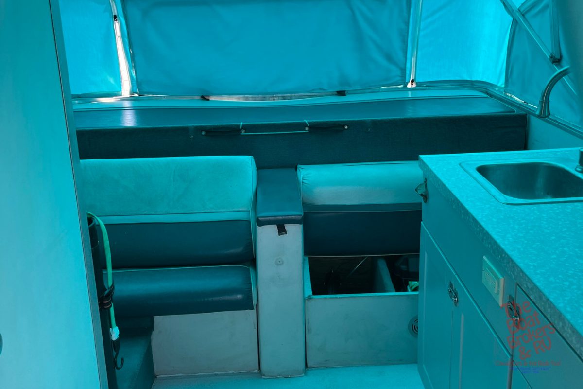 1994 Tracker Party Hut 30' photo 7