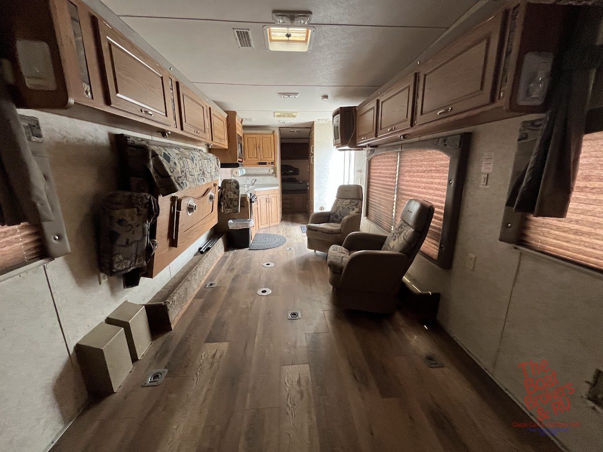 2006 Weekend Warrior M3200FSC photo 18