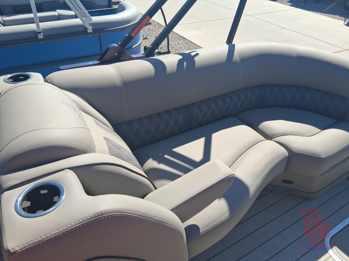 2022 Barletta Lusso 23UC photo 6
