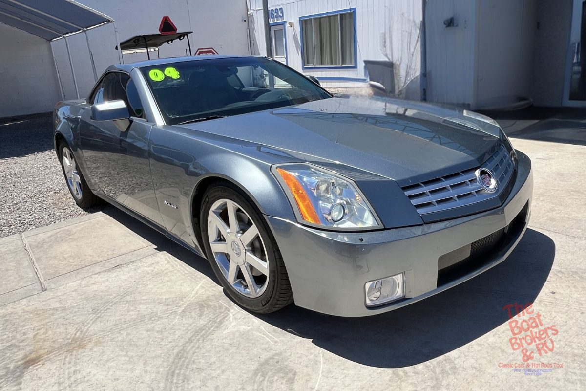 2004 Cadillac XLR photo 4